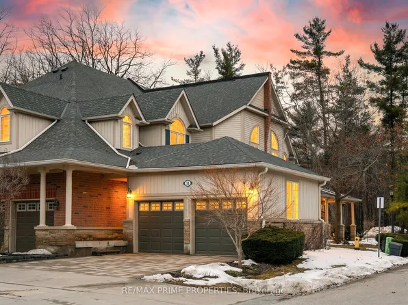 11 Berczy Creek Way S #18, Markham, ON L6C 2R3