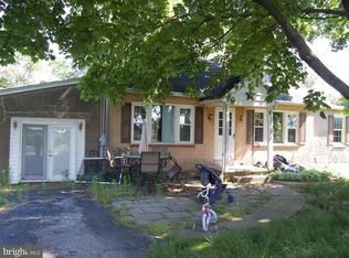 636 Dellinger Rd, Mount Wolf, PA 17347