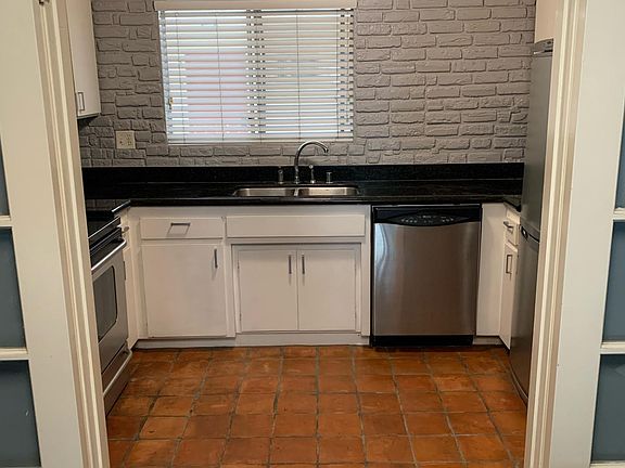 5th image of 837 N West Knoll Dr APT 214
