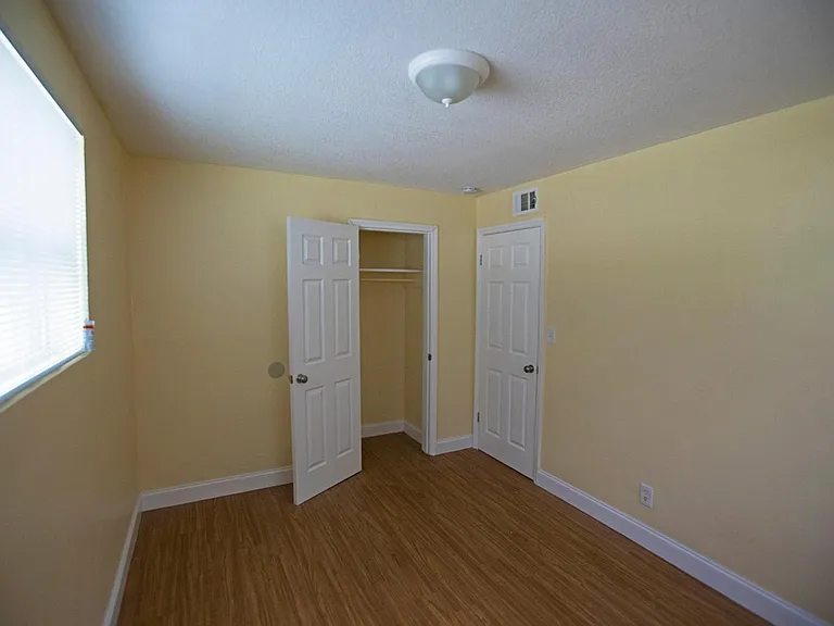 1225 Harrison St — Photo 5