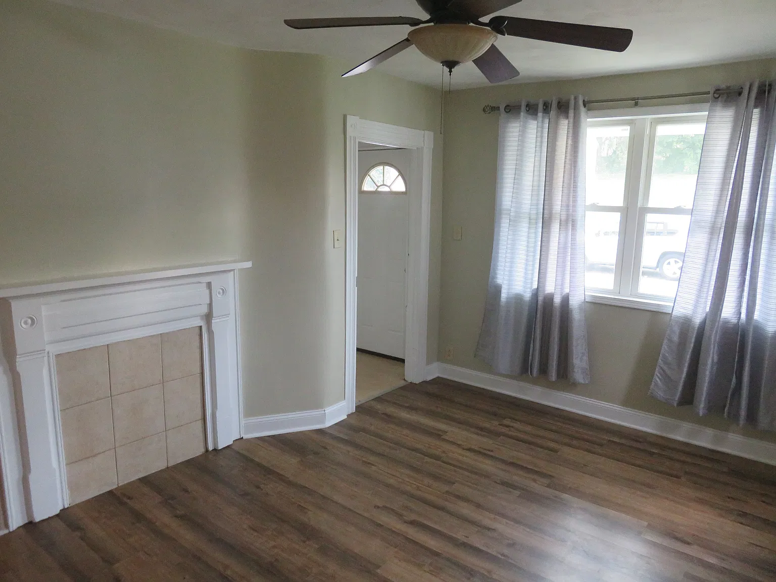 3 bed, 1200 sqft, $1,400 — Photo 3