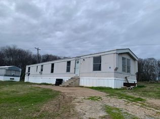 102 Lakewater Dr, Tallassee, AL 36078