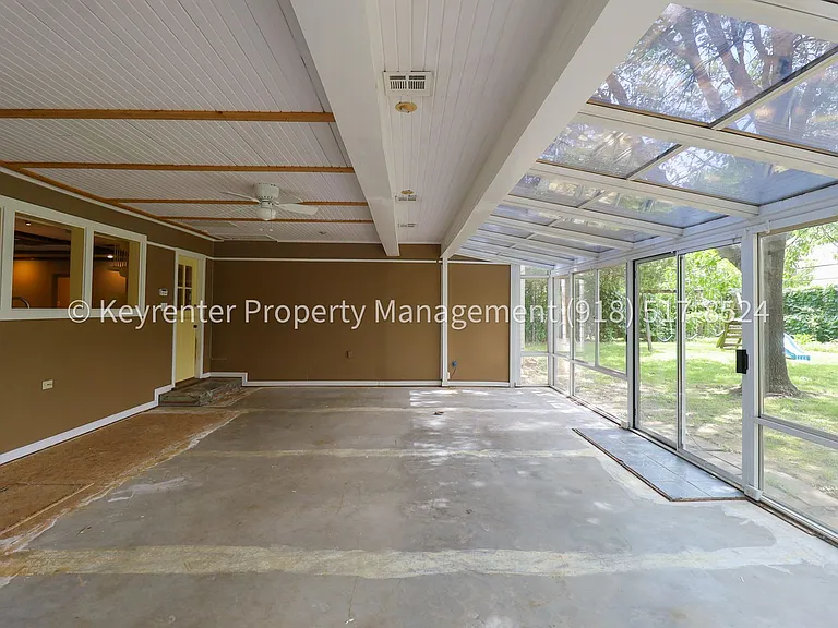 1426 E 32nd Pl — Photo 23