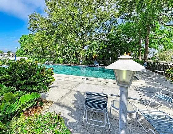 1 bed, 2.0 bath, 717 sqft, $1,500 — Photo 3