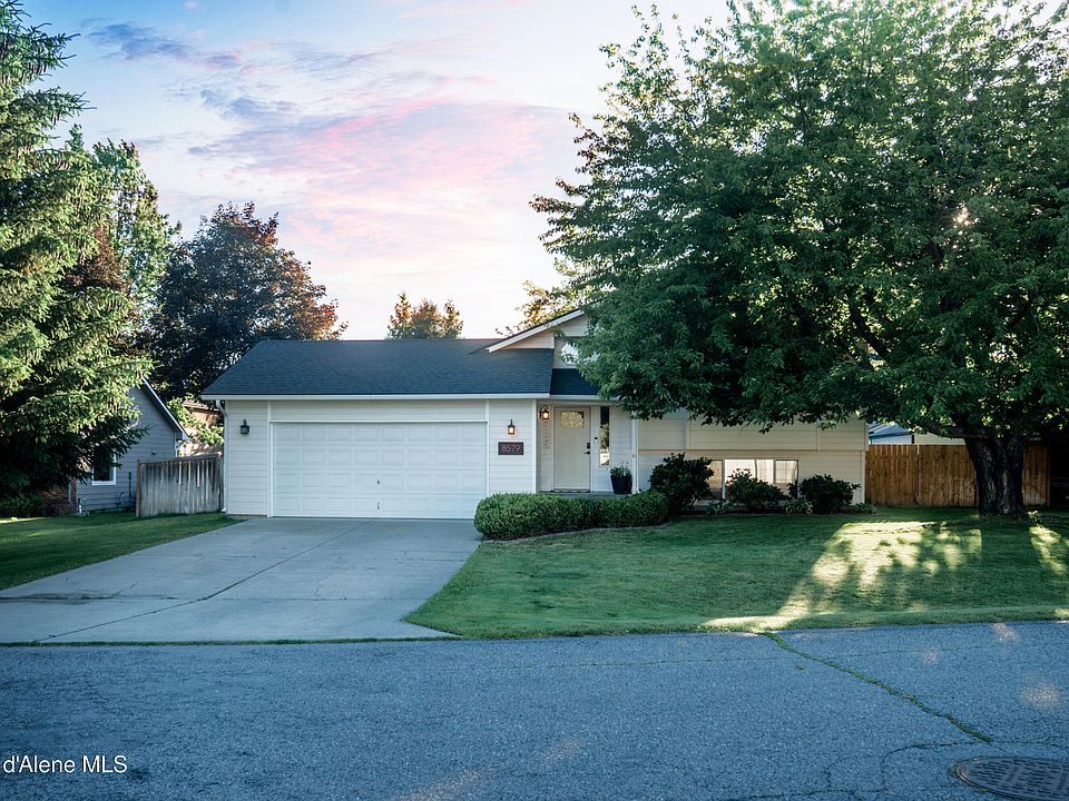 1st image of 8579 N Cloverleaf Dr