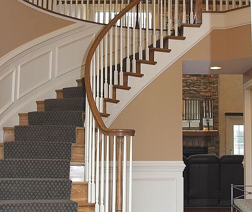 5th image of 916 Mather Dr