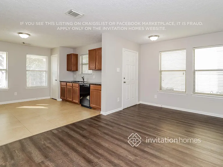 3603 Fuller Bluff Dr — Photo 4