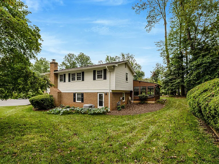 615 Kearney Ct SW — Photo 49