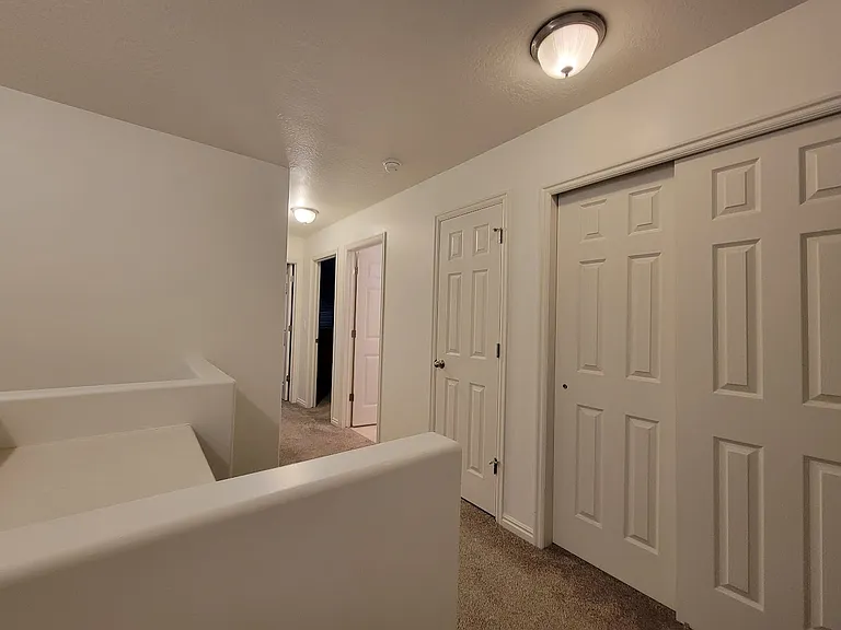 1153 S 1420 E — Photo 9