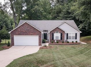 8860 Oldenburg Dr, Mount Pleasant, NC 28124