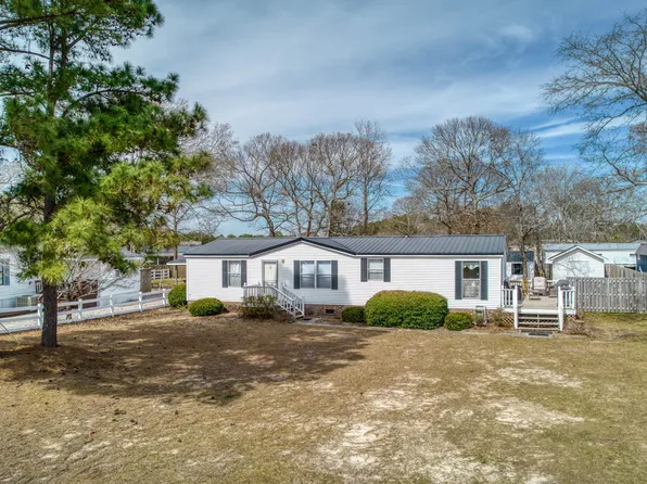 769 Driftwood Drive, Hampstead, NC 28443