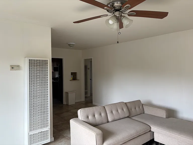 4536 Moraga Ave — Photo 5