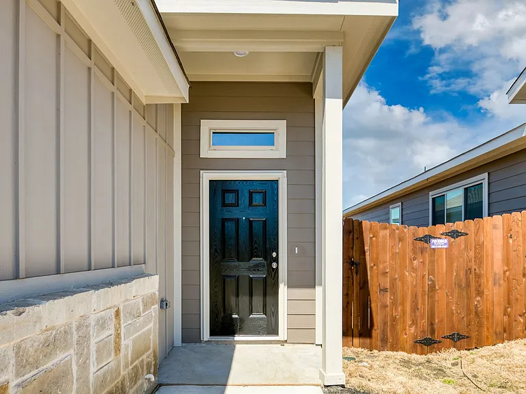 645 Fallow Dr — Photo 3
