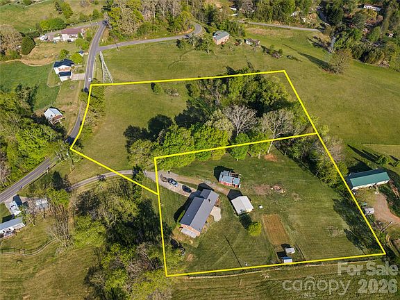 3rd image of 882 Queentown Rd