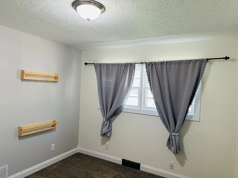 2038 Lewis Ave — Photo 12