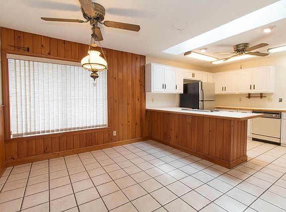 4th image of 50 Cooper Ln