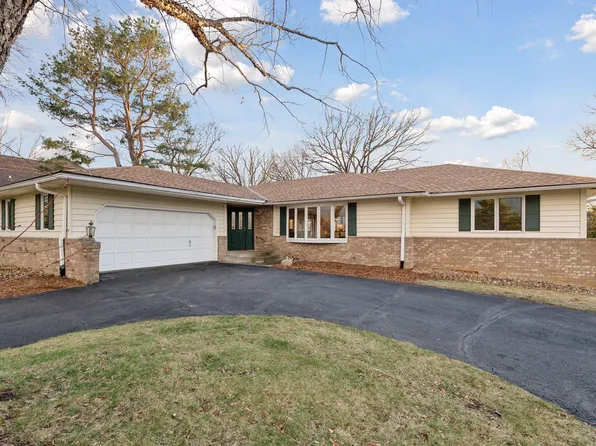 5385 Pineview Ln N, Plymouth, MN 55442