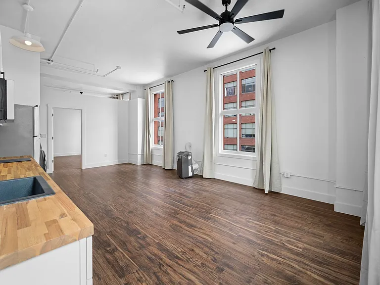 7 S Howard St — Photo 17