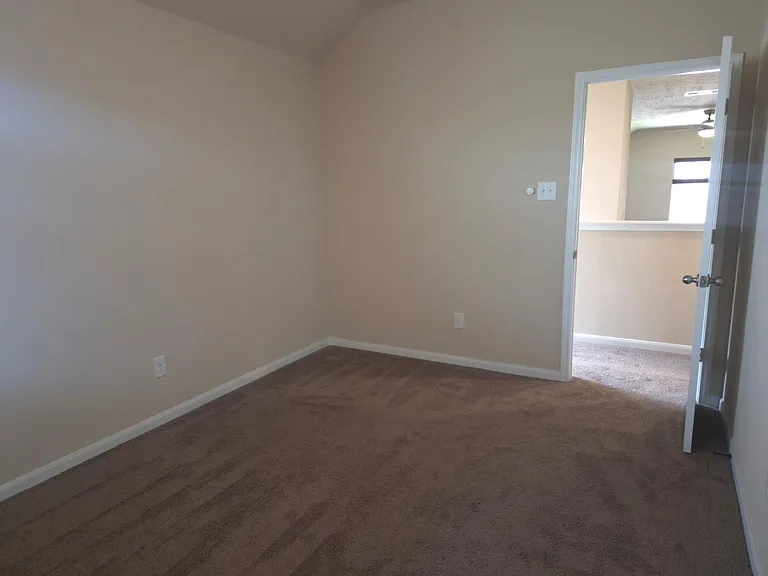 20703 Winghaven Dr — Photo 27