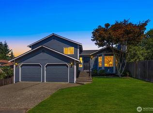 8826 NE 152nd St, Kenmore, WA 98028