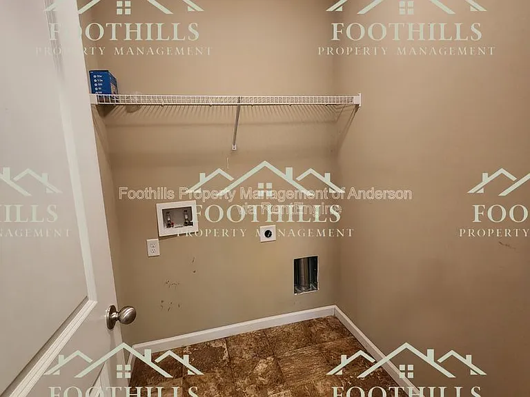 1027 Whirlaway Cir — Photo 8