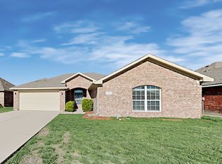 1016 Micah Rd, Burleson, TX 76028