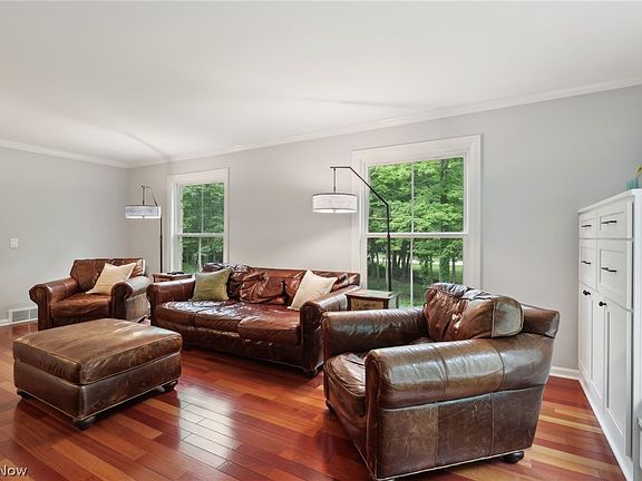 4th image of 55 Windrush Dr