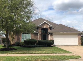 10101 Dawn Brook Dr, Pearland, TX 77584