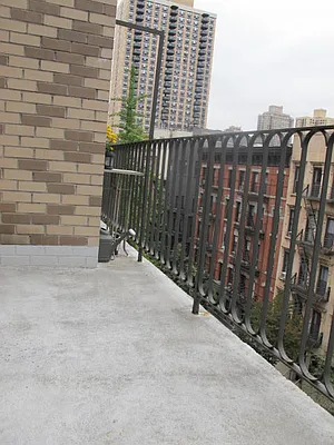 Rented by Metropolis Real Estate of Manhattan | media 24