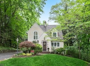 35 Ridge Rd, Ridgewood, NJ 07450