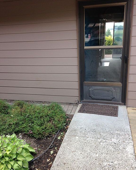 1st image of 605 Indian Hills Dr APT 10