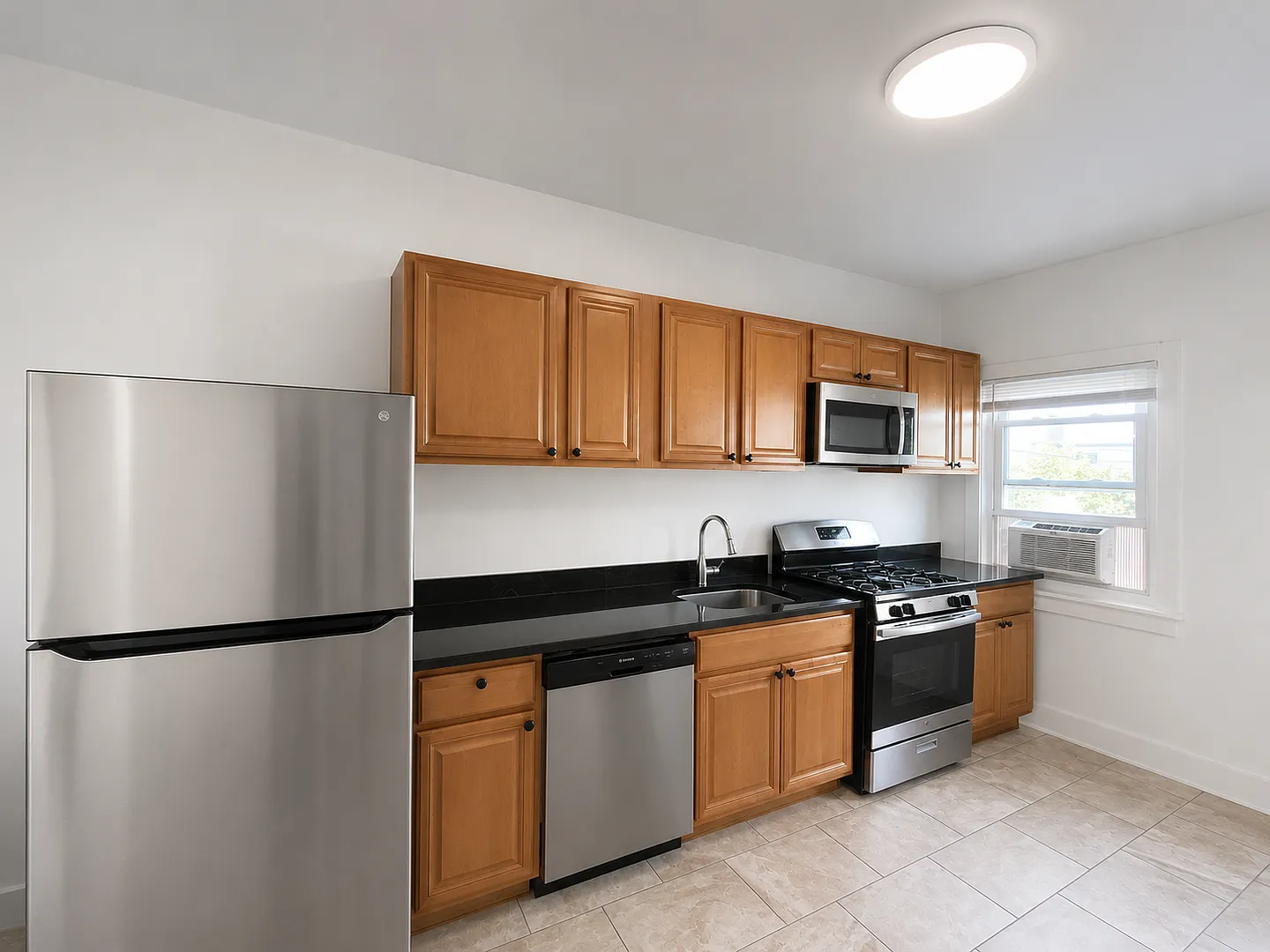 700 Emory St. — Photo 3