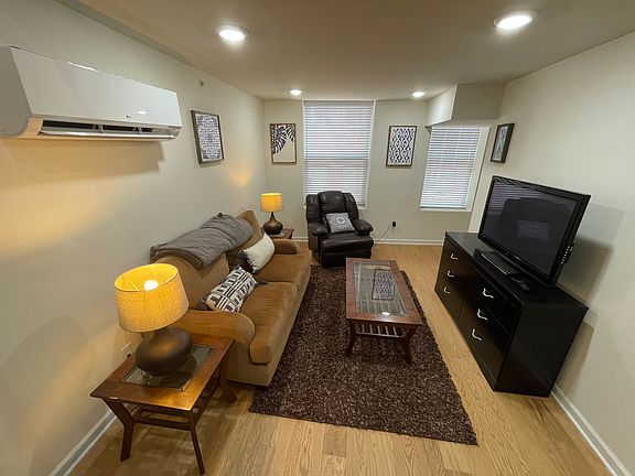 3rd image of 99- 205pine St #205