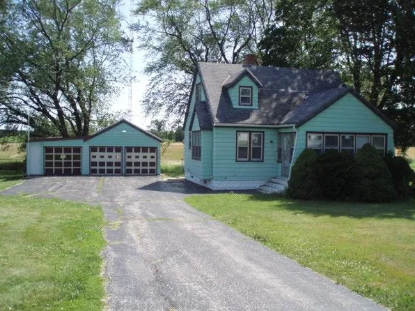 832 E 24th St, Holland, MI 49423