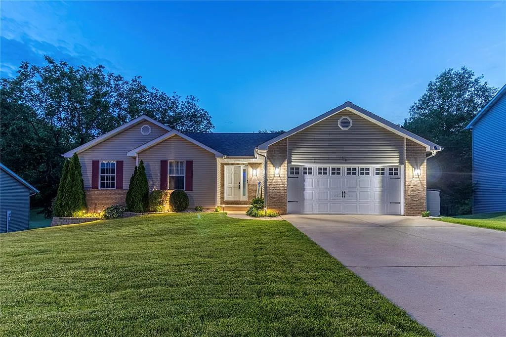 18 Englewood Dr photo 1