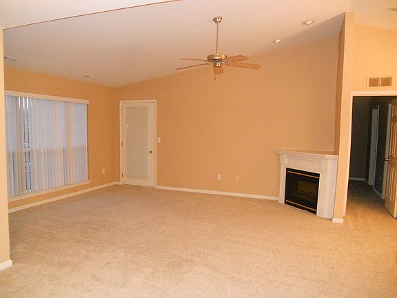 3rd image of 17202 Chesapeake Cir #1