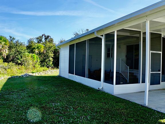 3rd image of 325 Mockingbird Avenue