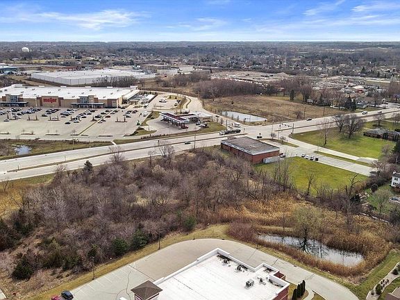 3rd image of 7626 GREEN BAY ROAD