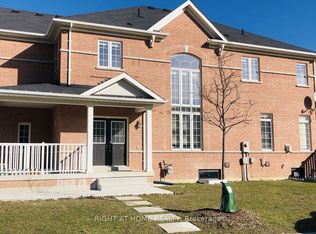 918 Oasis Dr, Mississauga, ON L5V0C7
