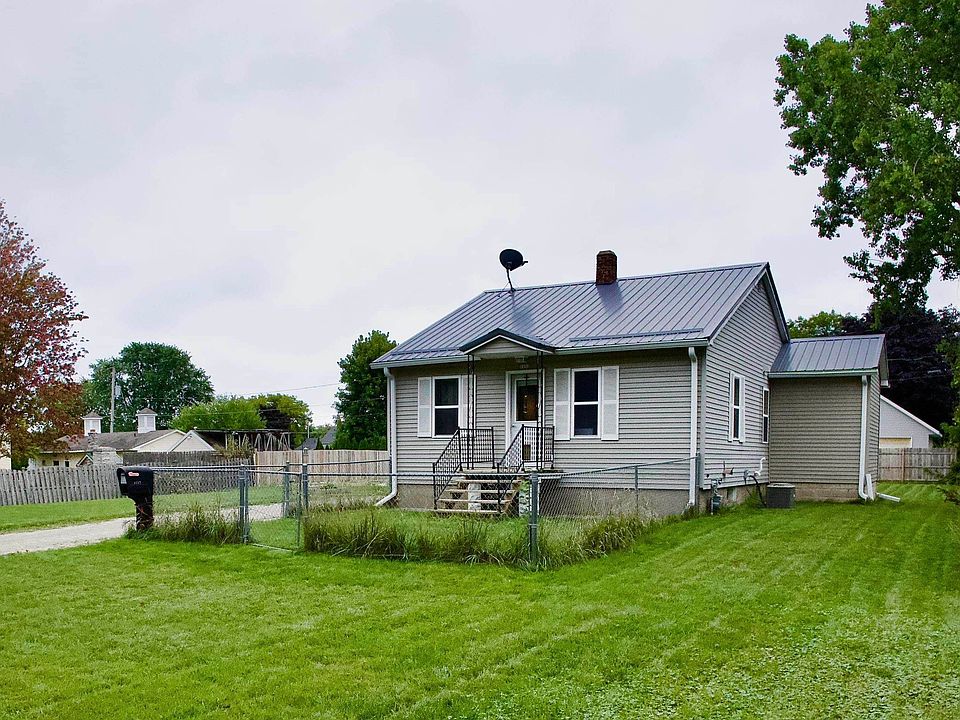 1113 37th Ave, Menominee, MI 49858 Zillow