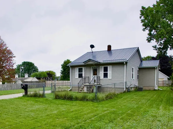 1113 37th Ave, Menominee, MI 49858