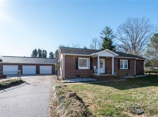 102 3rd Ave NE, Hildebran, NC 28637