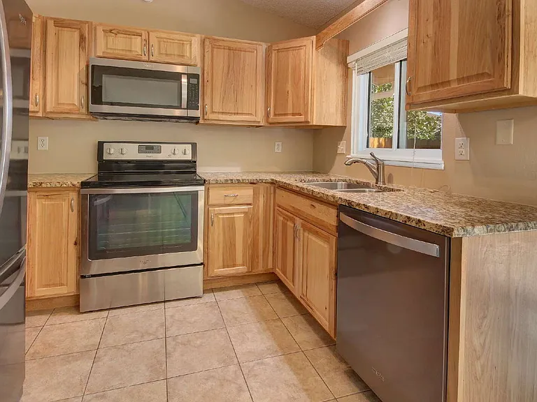 7490 Churchwood Cir — Photo 8
