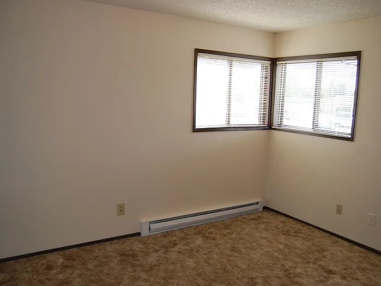 8121-8139 SE Salmon St — Photo 7