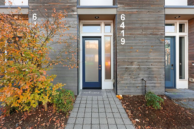 2nd image of 6419 Phinney Avenue N