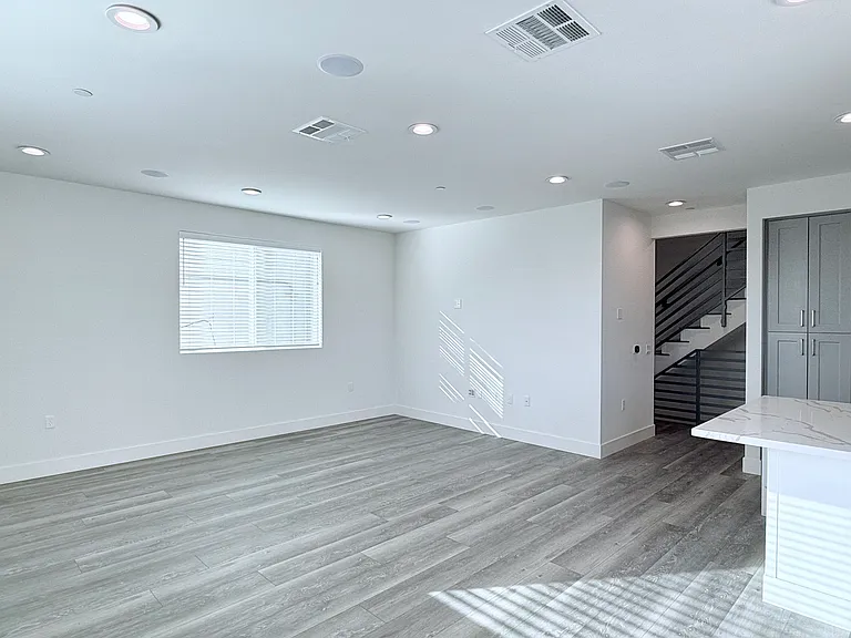 6011 Fair Ave — Photo 6