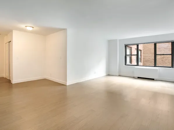 120 East 34th Street image 1 of 8