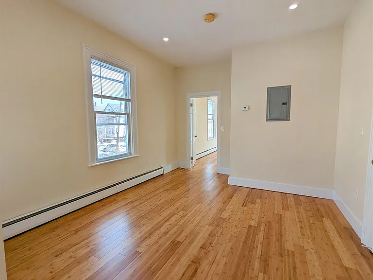 12 Cameron Ave #7 — Photo 5