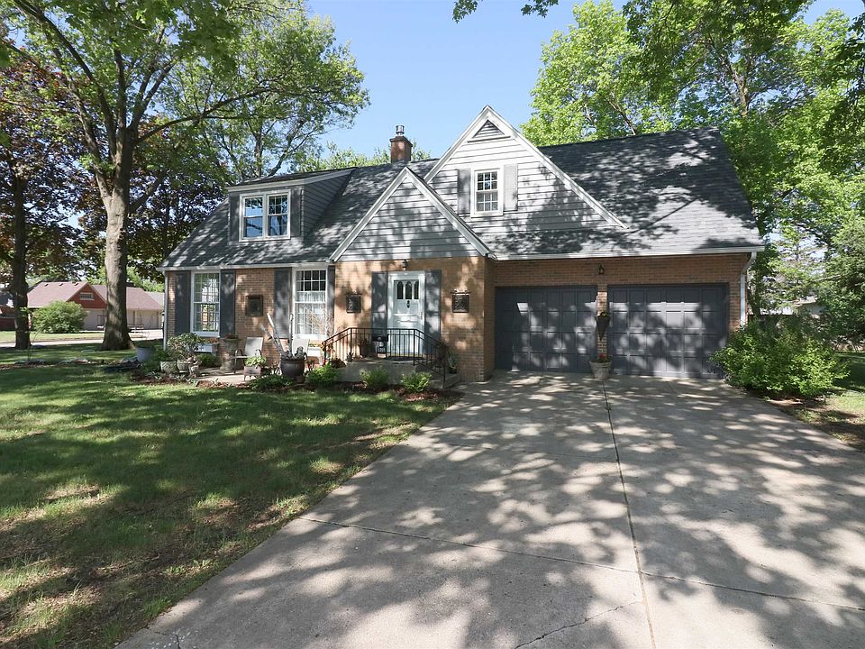 1st image of 1705 1st Ave E
