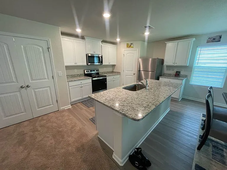 521 Hawley St — Photo 16